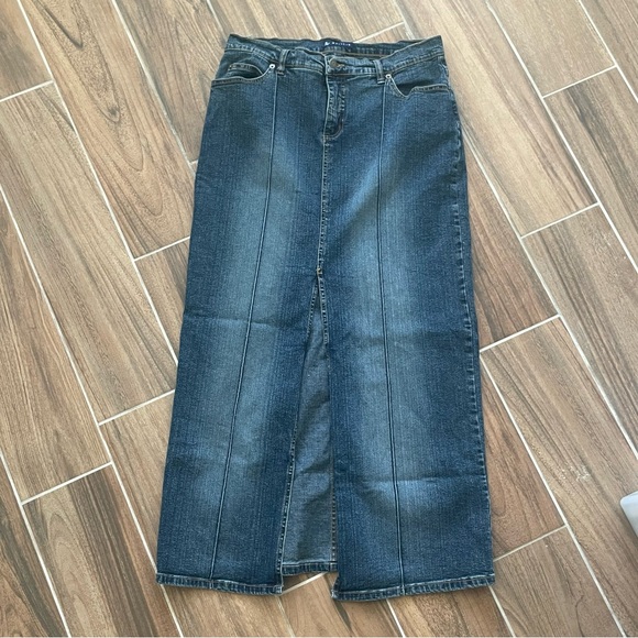 Classic Denim Maxi Skirt - Picture 5 of 5